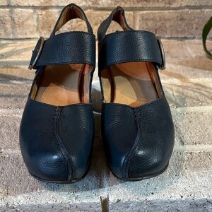 Fluevog Guides, 9.5, navy